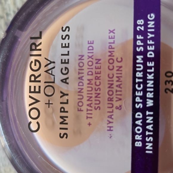 COVERGIRL + OLAY SIMPLY AGELESS FOUNDATION  #230 CLASSIC BEIGE BUNDLE OF 2 - Picture 6 of 8